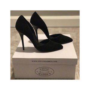 🖤STEVE MADDEN🖤 -- Black Suede Pumps